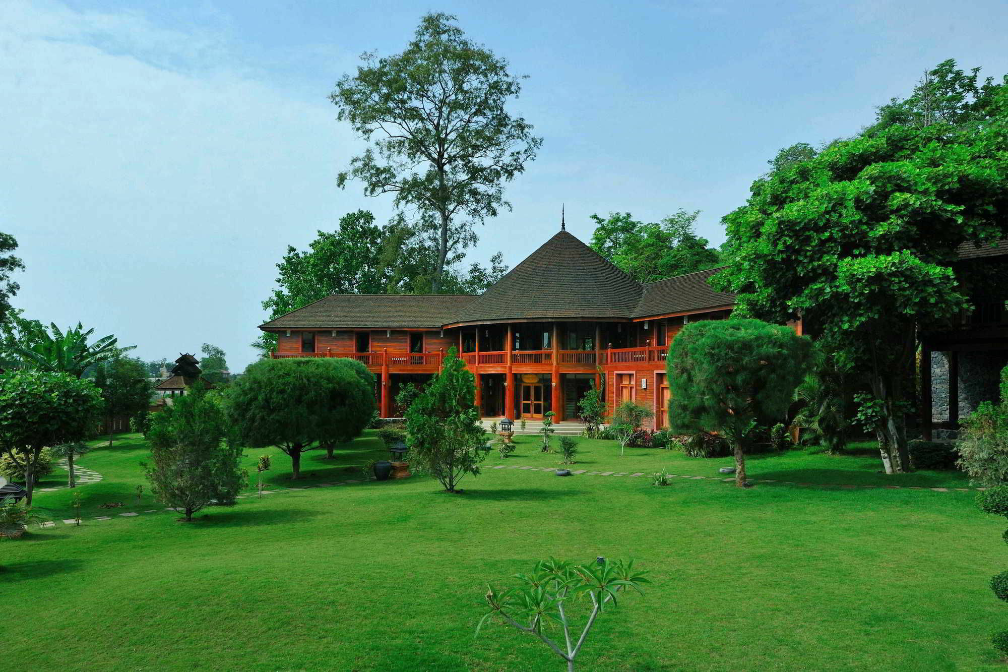 Pristine Lotus Resort Nyaungshwe Township Exterior photo